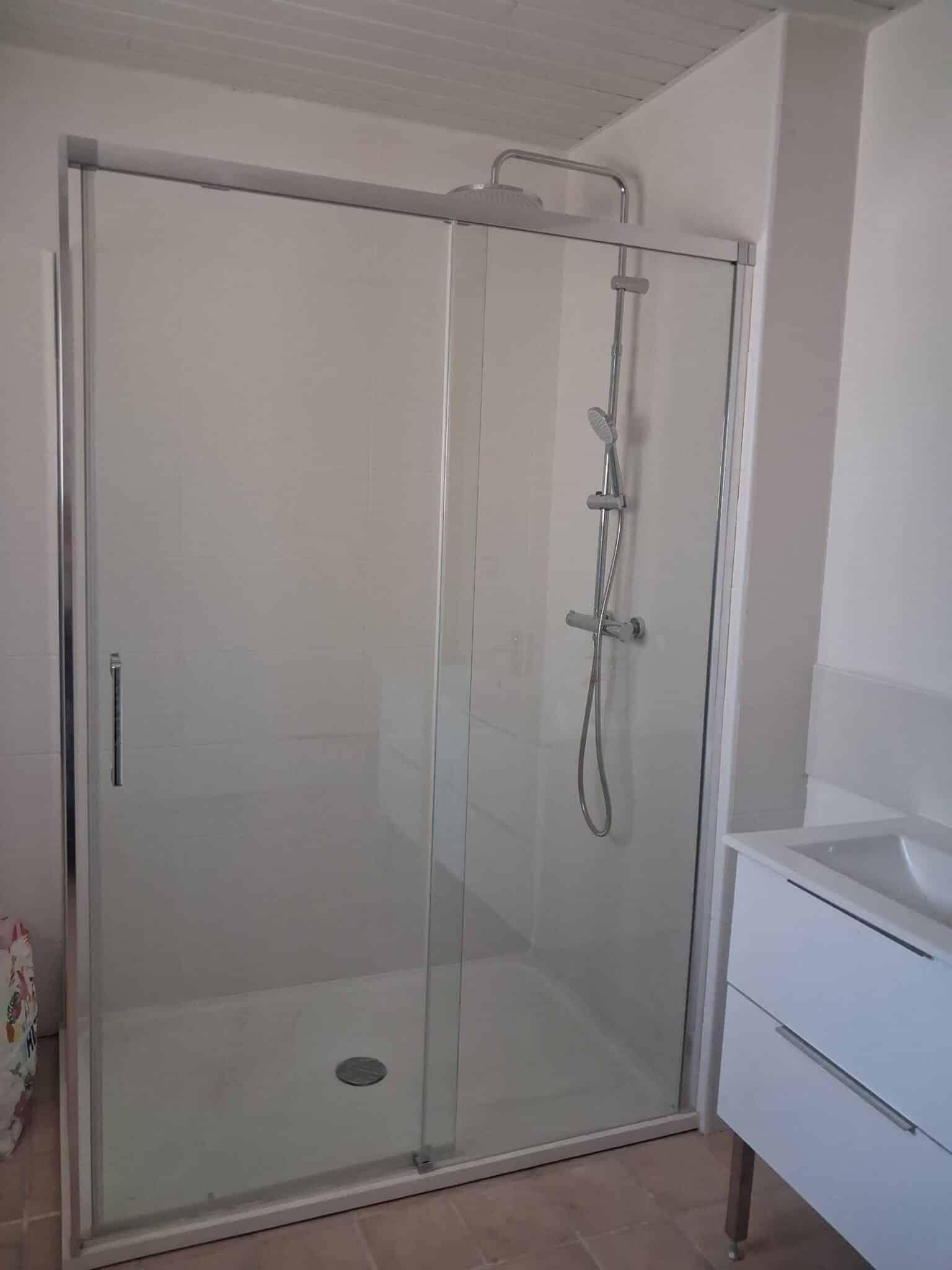 Installation de paroi de douche à Louviers