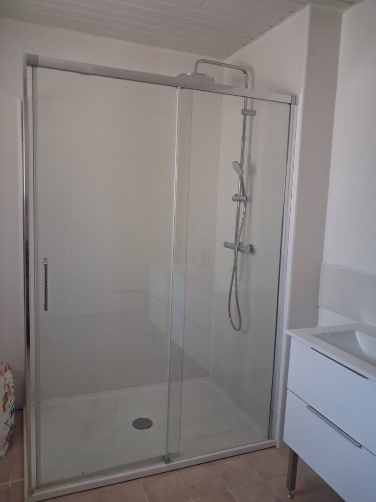 Installation de paroi de douche à Louviers