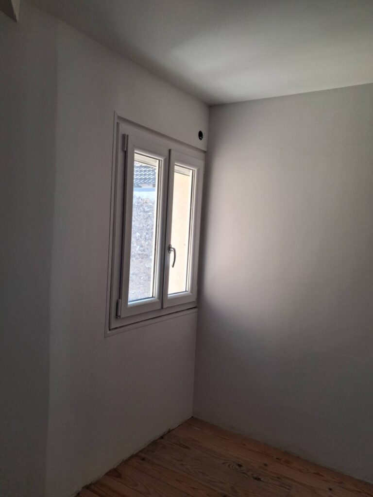 Installation de fenêtre PVC et finitions à Louviers